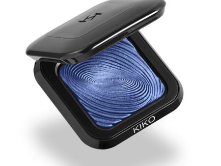 Water Eyeshadow cień zapewniający natychmiastowy kolor do nakładania na sucho i na mokro 19 Electric Blue 3g Sale